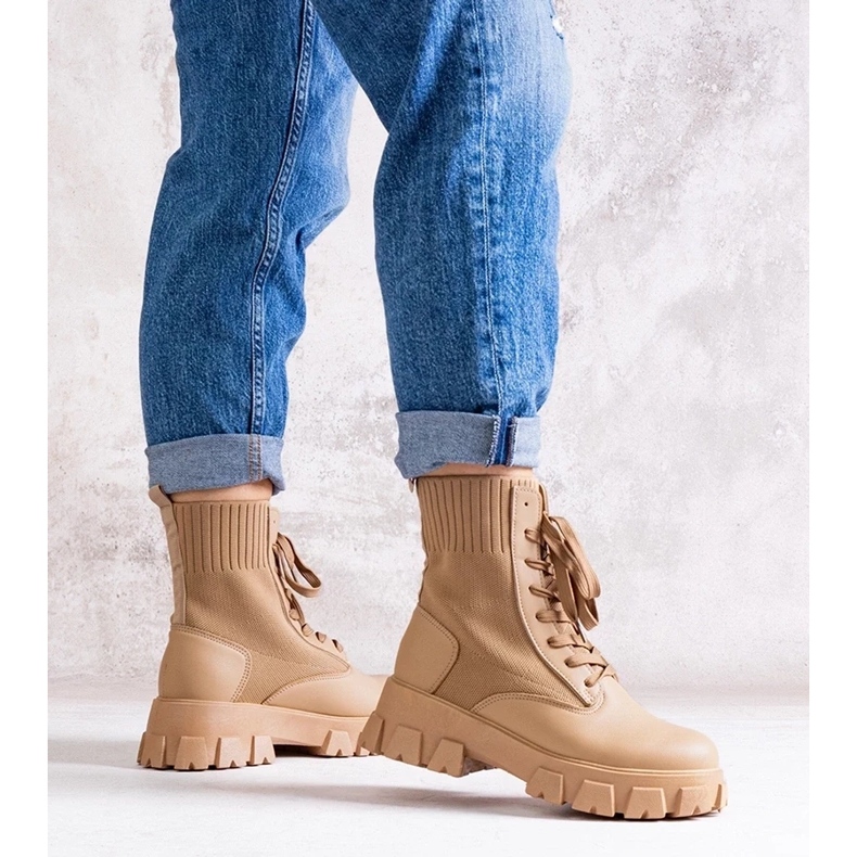 D/CEO Bež gležnjače s fleksibilnim gornjištem iz Zogbe