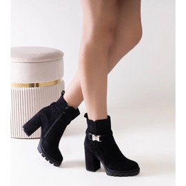 D/CEO Crne gležnjače na visoku petu ukrašene Torhia kopčom crna