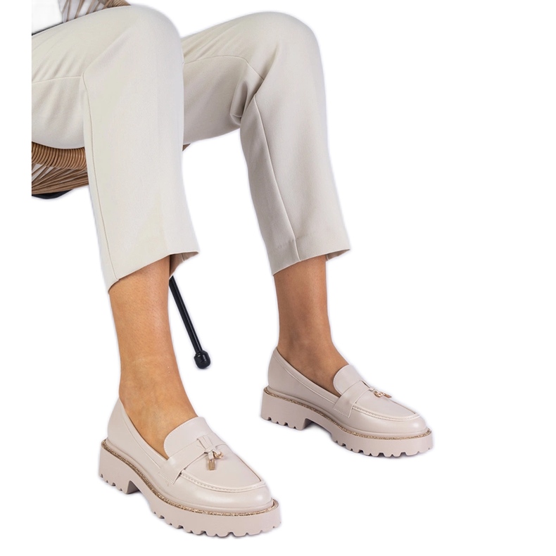 Bež mokasine ukrašene kamenčićima