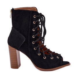 Sandale na posta s gornjim i crnim vezanjem crna