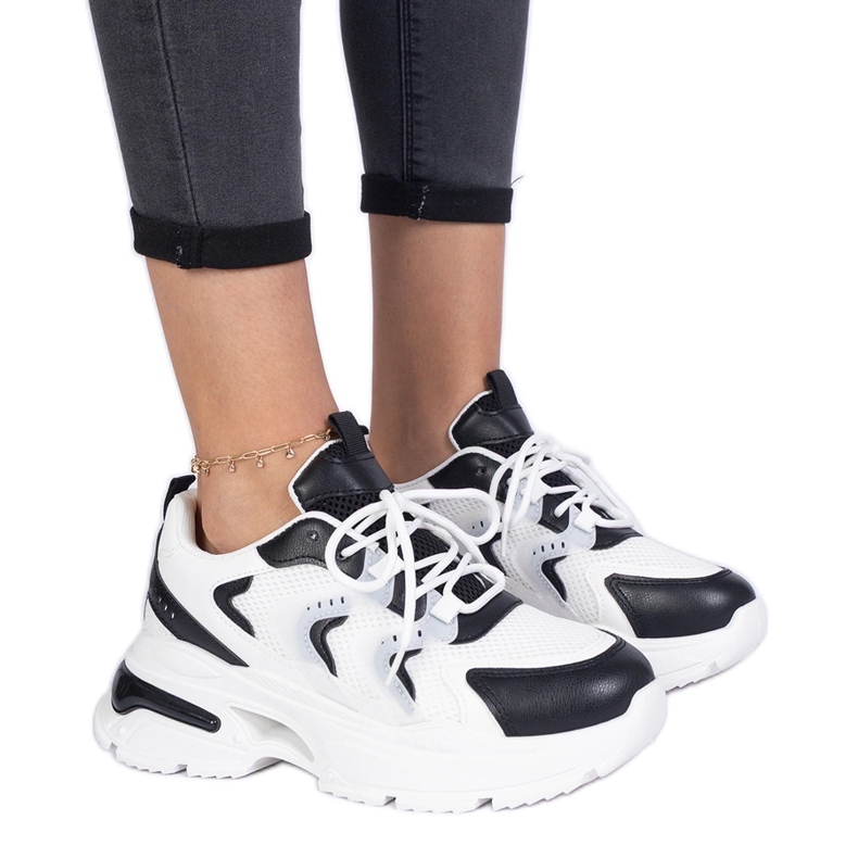 Bijelo -bijele ženske sportske tenisice crno