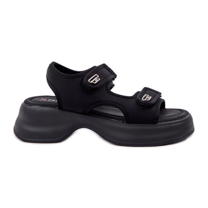 Sandale laganih materijala na crnoj platformi