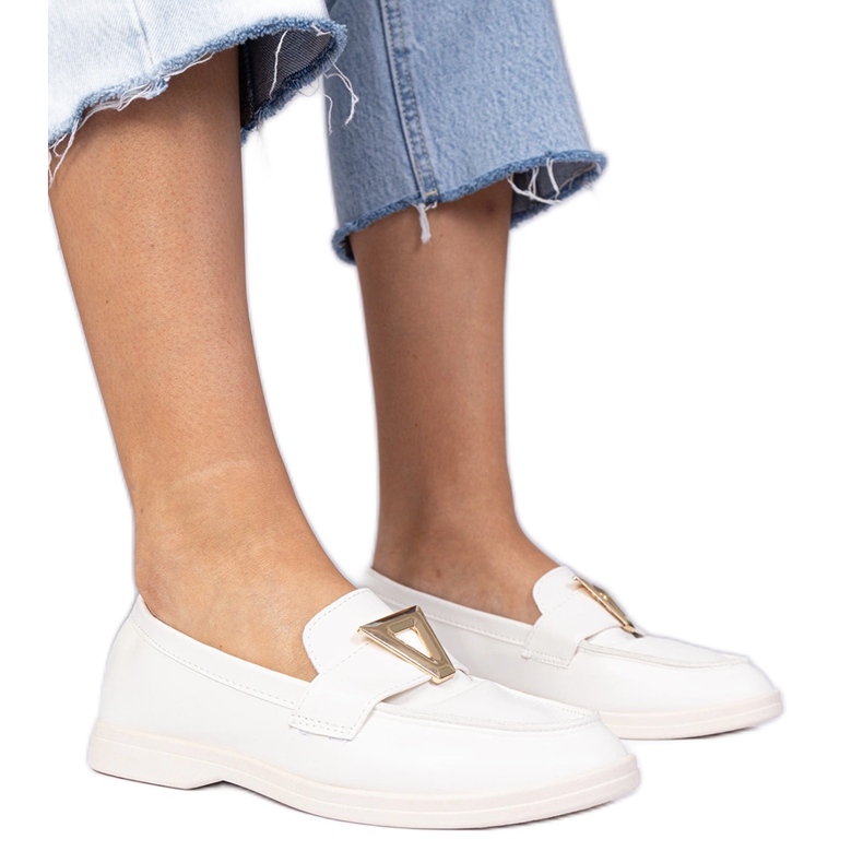 White Women Loafers s elegantnim ukrasom bijela