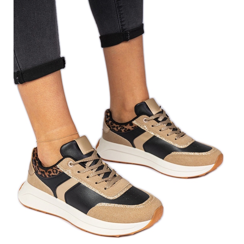 Crne ženske tenisice sa sjajnim uzorkom životinjskog uzorka crno