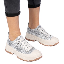 Crno -bijele tenisice na gustom potplatu crna