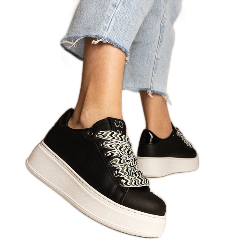 Crne ženske tenisice s masivnim vezanjem = crno