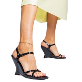 Crne lakirane sandale za ženske klinove crna