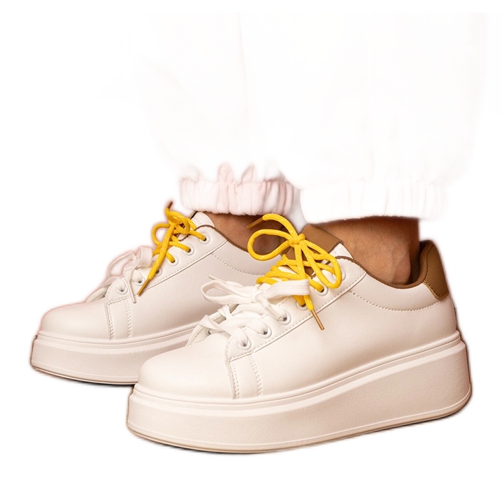 Bijelo-smeđe sportske tenisice na platformi bijela