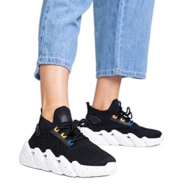 Crne sportske tenisice na ogromnom potplatu crno