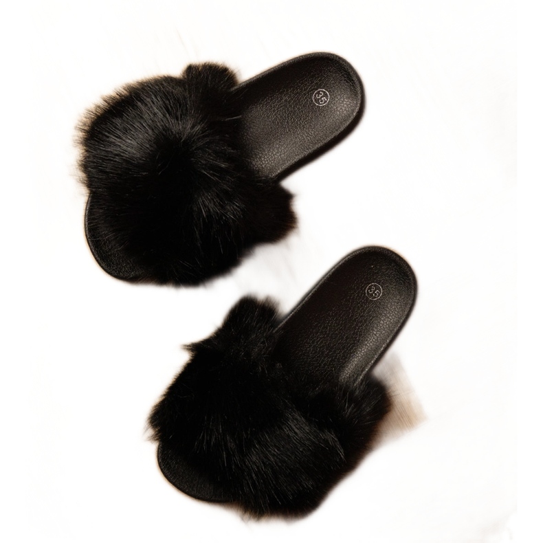 Crna djeca lepršavi s krznom crno