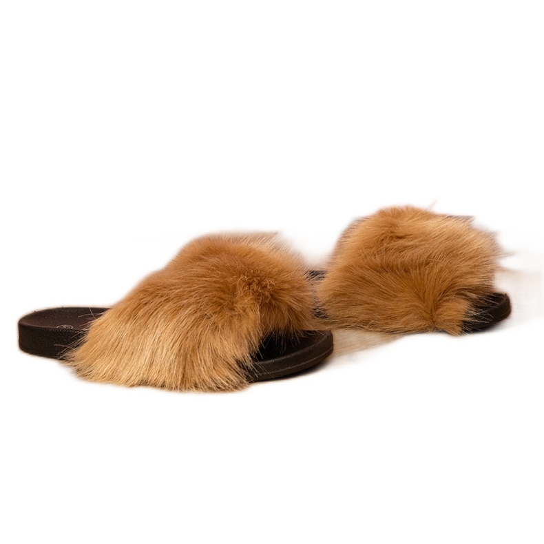 Smeđa dječja klizanja s krznom