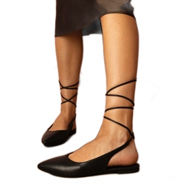 Crne ravne potpetice izrađene od eko -odleta crna