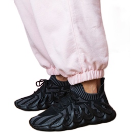 Crne sportske tenisice na ogromnom potplatu crna