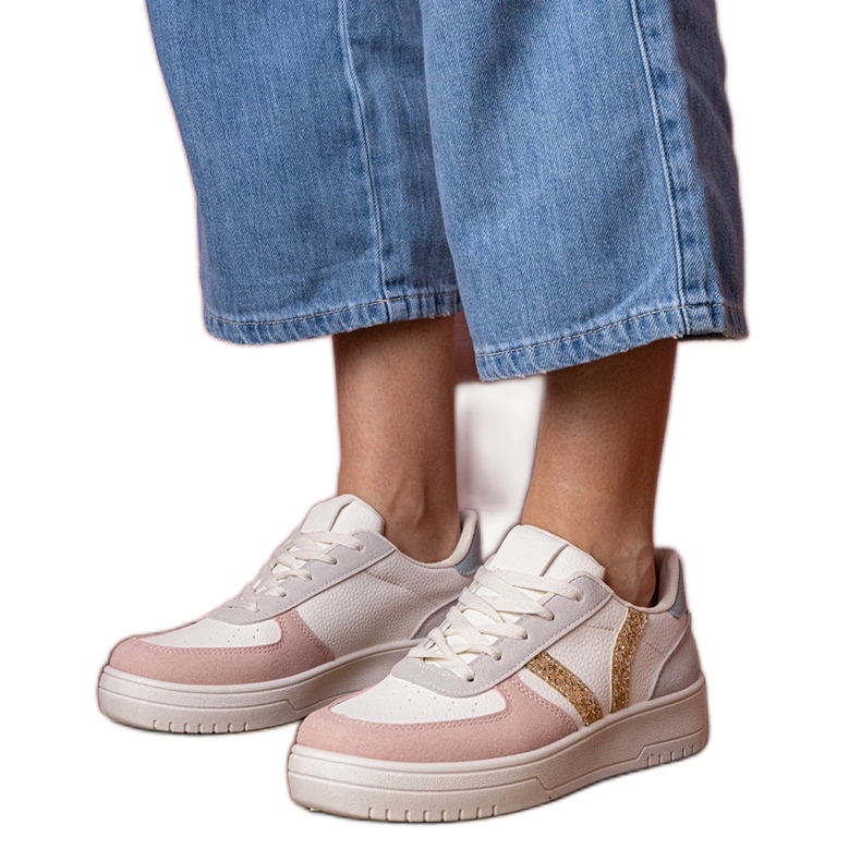 Višebojne tenisice s tenisicama ukrašene sjajem bijela