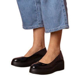 Crne cipele lakirane na platformi crna