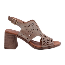 Otvorene ženske sandale na Zlatnom postu zlatni