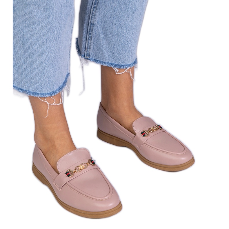 Roze mokasine sa zlatnim ukrasima ružičasta
