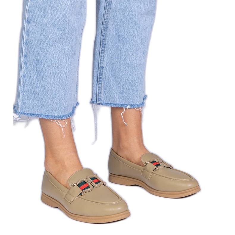 Zelene natikače s eko -leather s ukrasom zelena