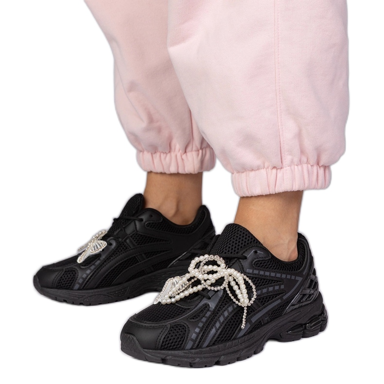 Crne tenisice s odvojivim ukrasima crno