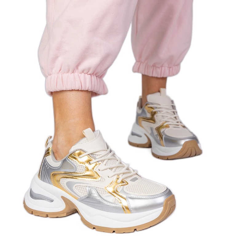 Zlatne sportske tenisice na gustom potplatu zlatna