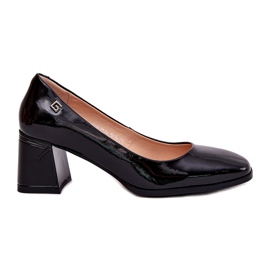 Kožne lakirane ženske pumpe na crnoj posta Vinceza 91130