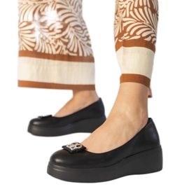 Crne cipele na platformi s cirkonom ukrasom crna