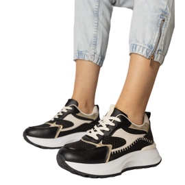 Crne sportske tenisice s pletenicama crna