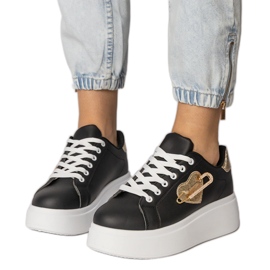 Crne tenisice sa srcem i sigurnosnom pin lerisolom crna