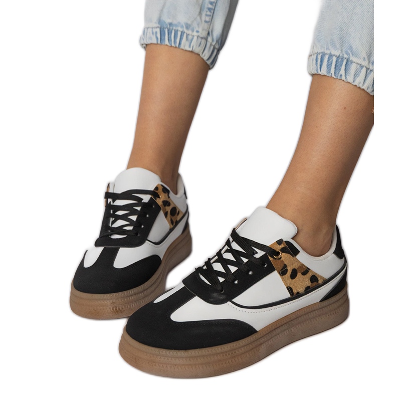 Bijele i bijele tenisice s leopardovim dodatkom bijela