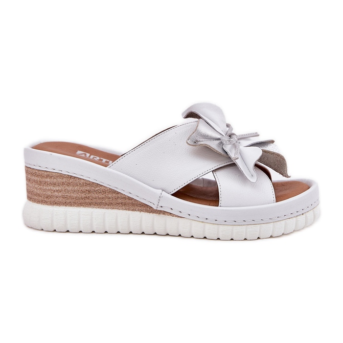 ARTIKER Ženski kožni klinovi s ukrasnim cvjetnim umjetnikom 54c0538 bijeli i srebro