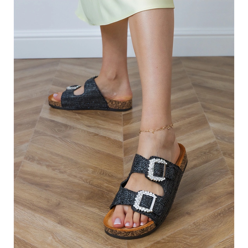 Crni okretni lepci na plutama s cirkonima na kopčama crno