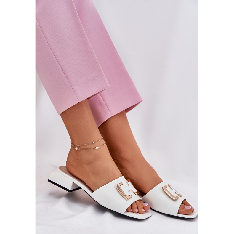 Vinceza Elegantne ženske papuče na bloku sa zlatnim detaljima Vincez 62229 White bijela