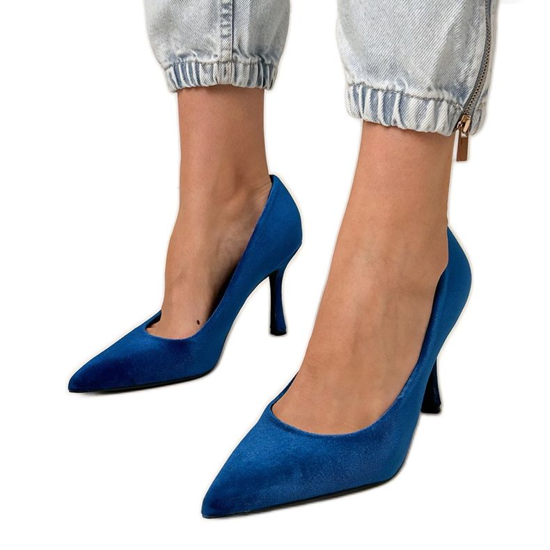 Mornarsko plava velur pumpa na visoku petu