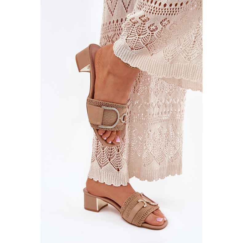 Ženske potpetice s ukrasnim tamnim bež detaljima