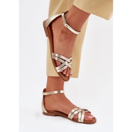 Kožne sandale s ravnim potpeticama Maciejka 07029-25 PLN zlatni