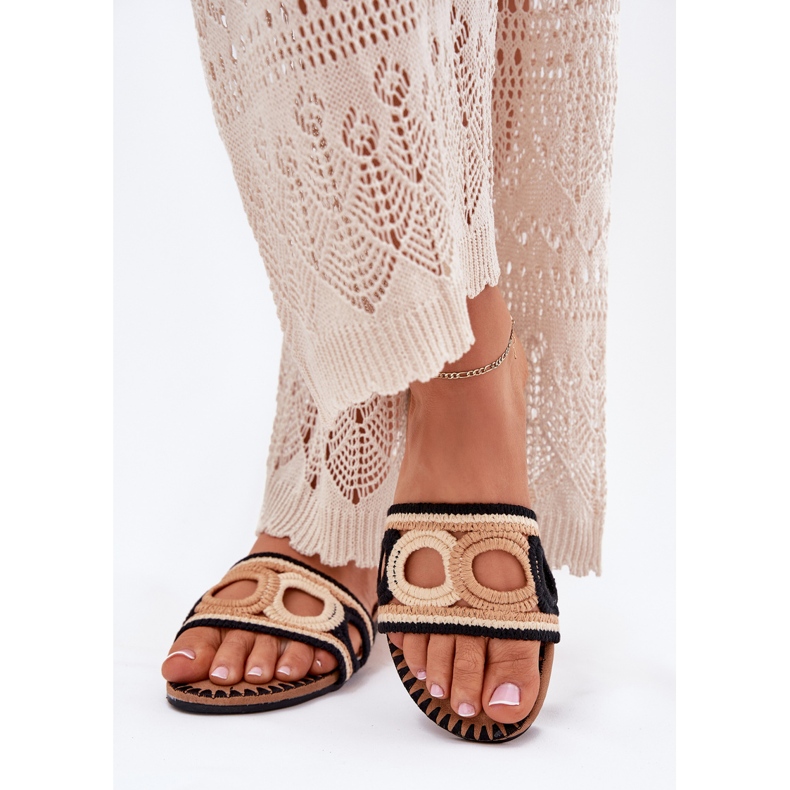 Kukičani ženski stan s ravnim potpeticama crnim crno