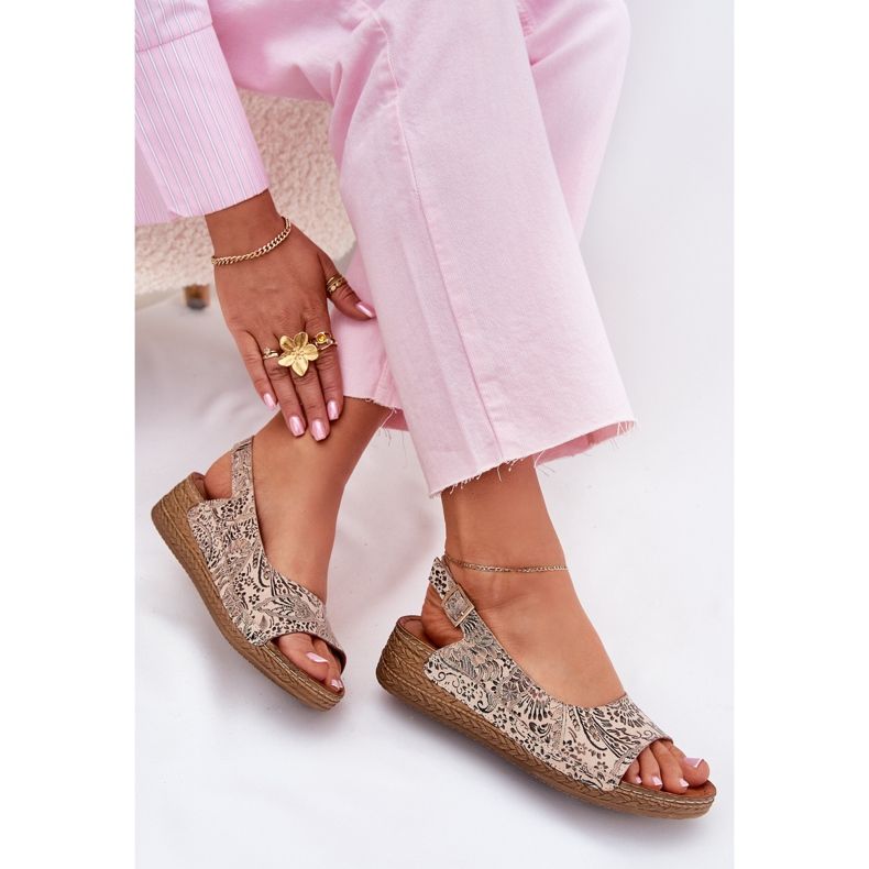 Ženske kožne sandale na klinu Maciejka L7069-04 bež