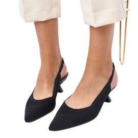 Crni materijal crpke s niskom petom Cassie crna