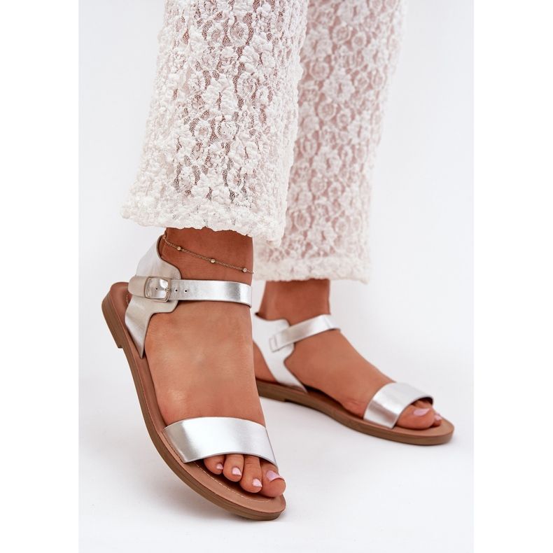 Boto Sandale s ravnim potpeticama eko kože srebrna kivara srebro