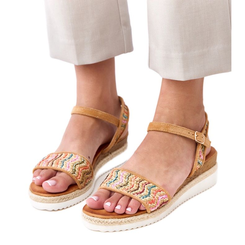 Smeđe sandale od kukiča smeđa