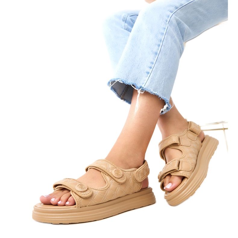 Tamne bež sandale s podesivim pojasevima brade smeđa