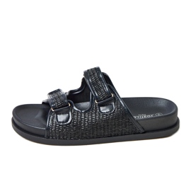 Crni zaklopke kukiča crna