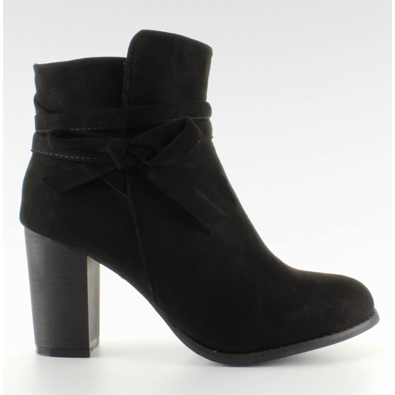 Čizme na gležnju s crnim lukom crno