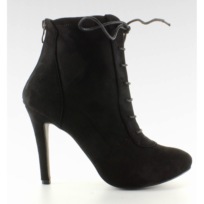 Visoke potpetice s čipkastom crnom bojom