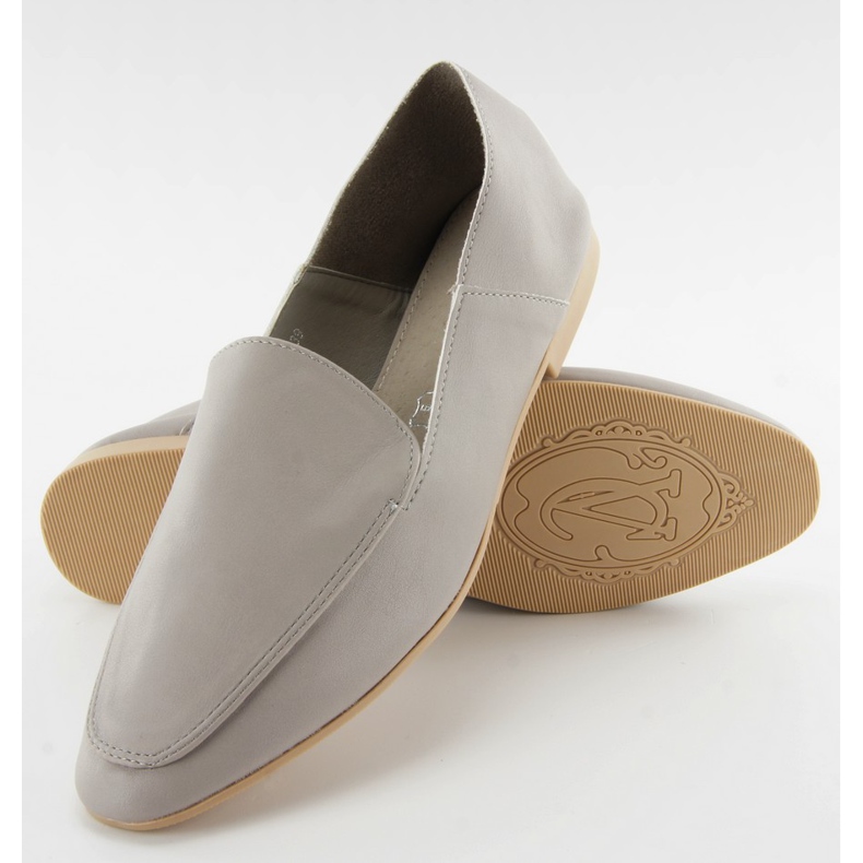 Mekani mokasini kao teleća siva koža