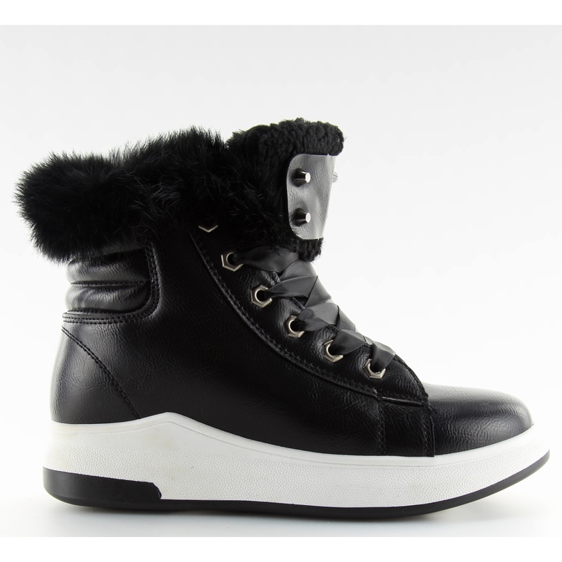 Izolirane sportske cipele crne KB-039 crne crno