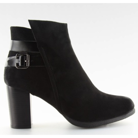 Crne čizme na stabilnoj peti crna