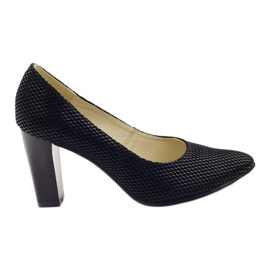 Crne pumpe na šipki 138 crna