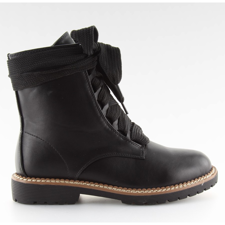 Crne čizme na vezanje 8308 crne crno