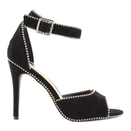 Elegantne crne sandale na crnoj peti